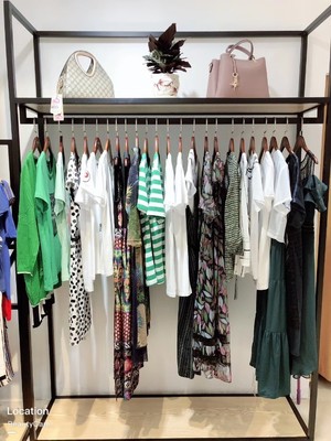 開服裝店進貨渠道分析 芝麻e柜品牌折扣店加盟靠譜嗎？